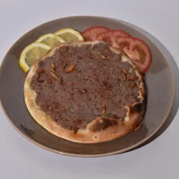 لحم بالعجين